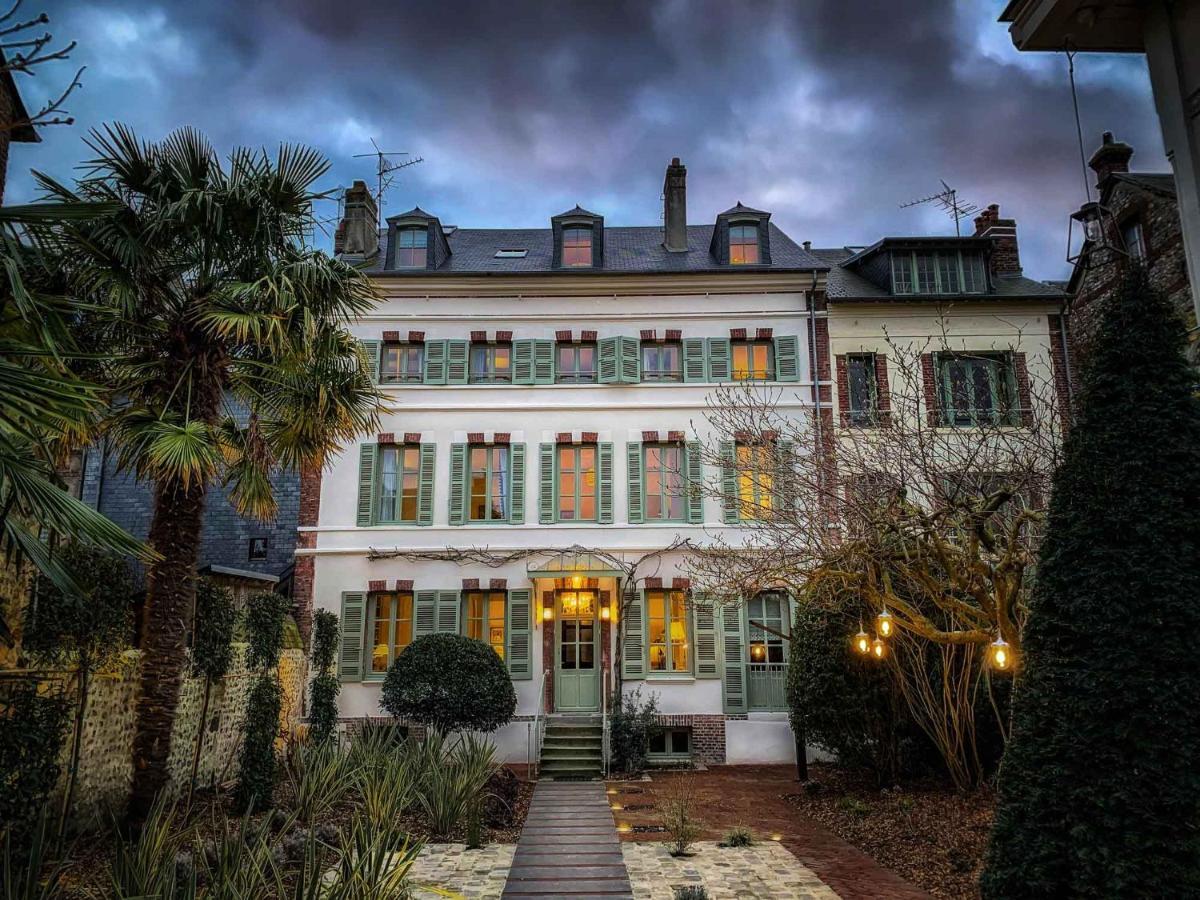 Bed & Breakfast La Petite Folie 3*